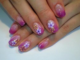 Цветочный маникюр на коротких ногтях