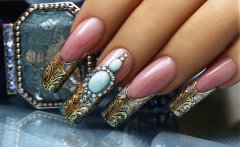 Дизайн ногтей «Жидкие камни — бирюза, имитация фактуры разноцветного бархата» в СПА салоне красоты «Аква Лайф» Чебоксары.