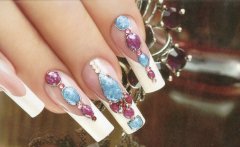 Дизайн ногтей «Жидкие камни — розовый сапфир, аметисты, бирюза» в СПА салоне красоты «Аква Лайф» Чебоксары.